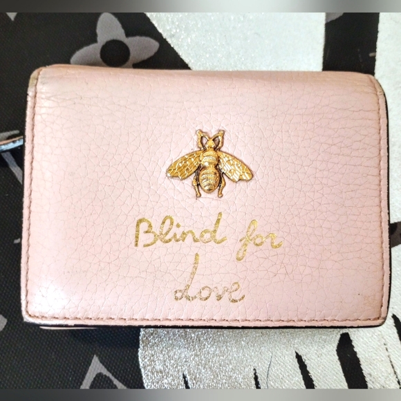 Gucci Blind For Love Bee Accent Compact Wallet EUC - Picture 1 of 13